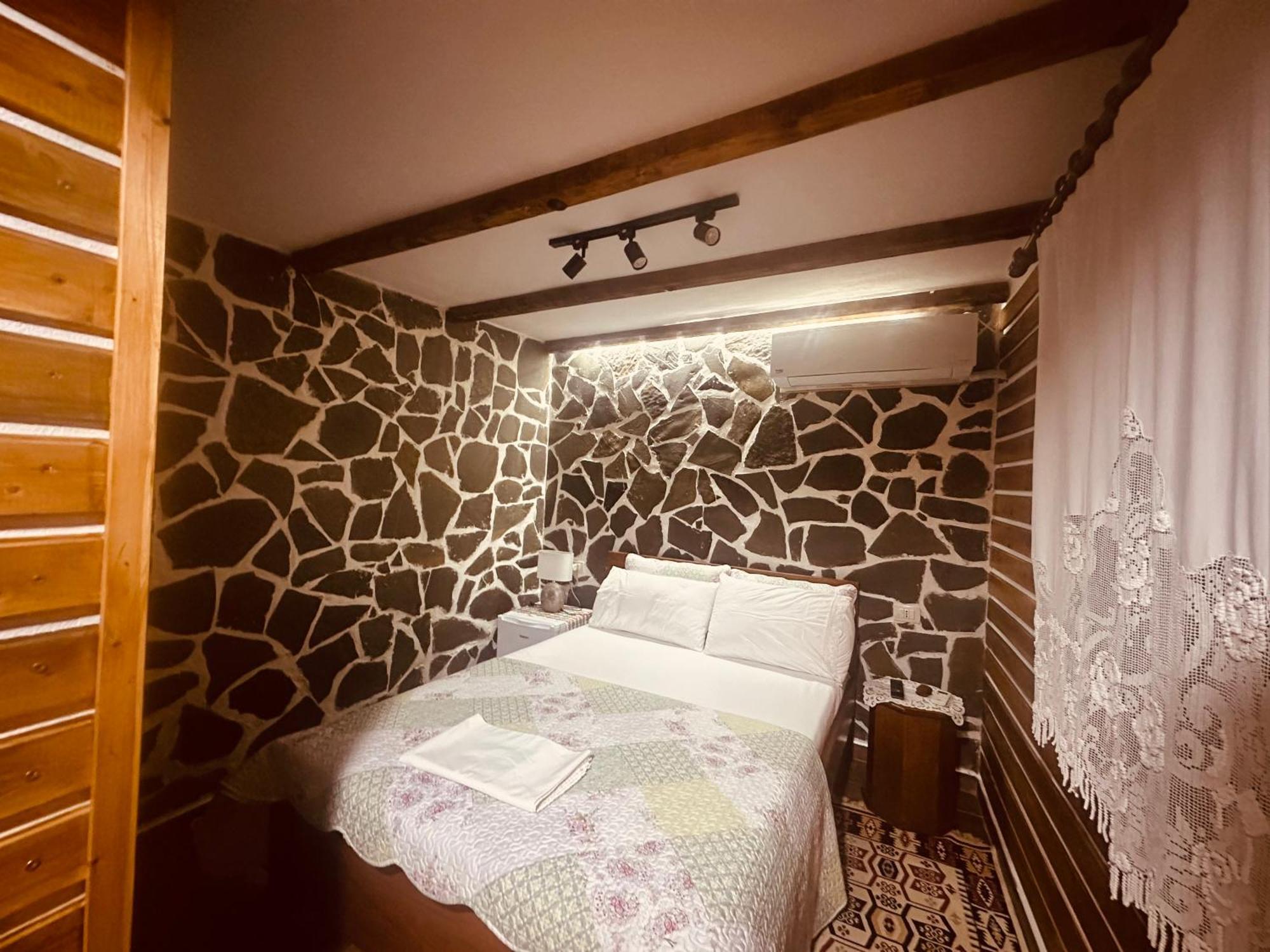 Ahmetaj Guest House Gjirokastër Exterior foto